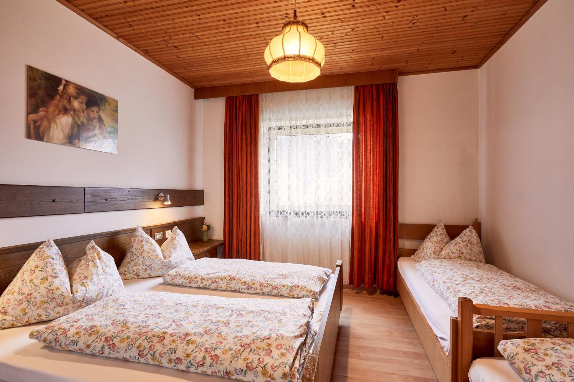 Ferienpension Zummuellerhof Natz-Schabs Kamer foto